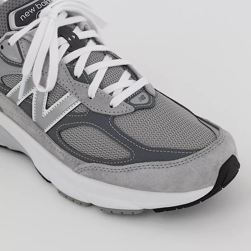 New Balance W990 Sneaker